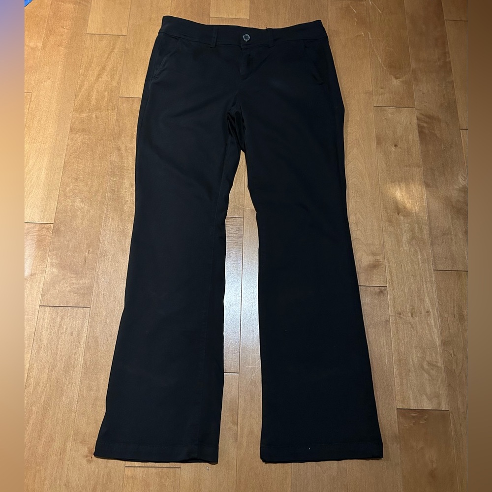 Low rise boot cut trouser.